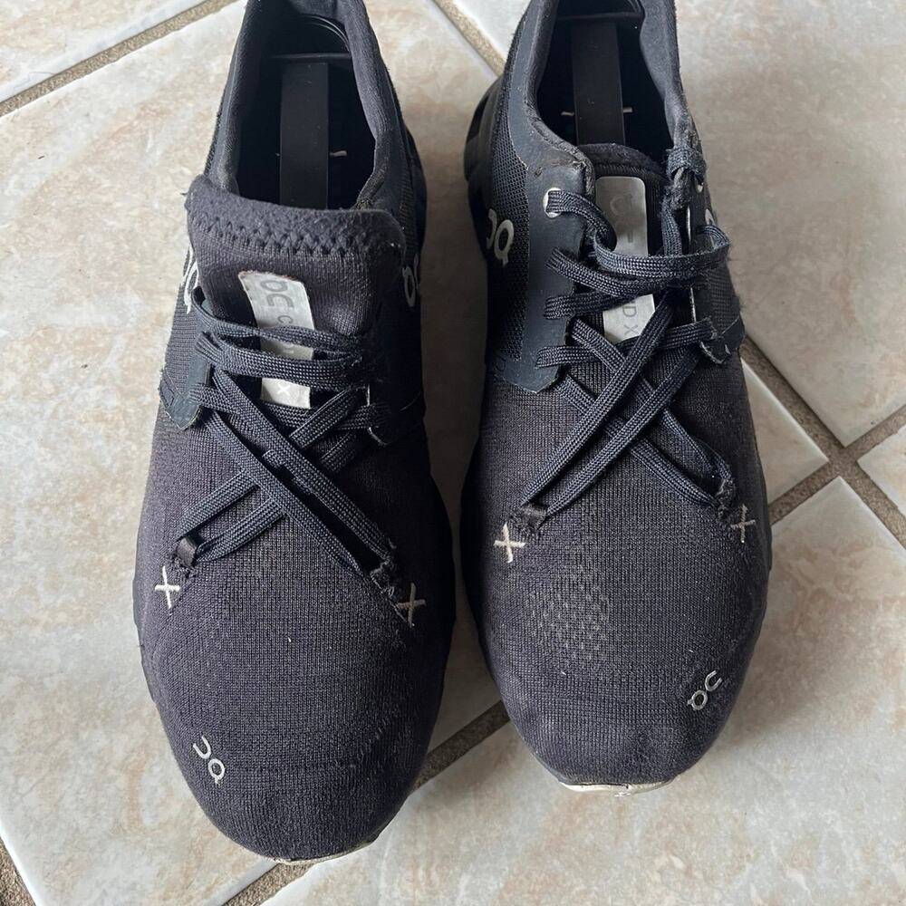 On Cloud Womens size 8